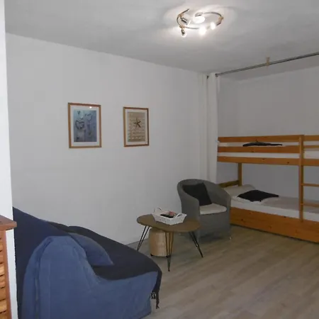 - T2 Climatise, Piscine, Tennis, Proche Et Commerces, 4/5 Pers - Fr-1-796-4 Apartment Gruissan